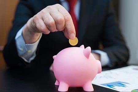 恒指期货是用美元交易